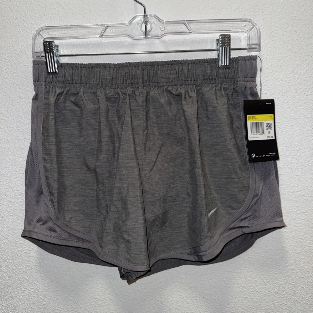 Nike Womens Dry Running Tempo Athletic Shorts DB4487067 Grunsmoke Gray Small NWT